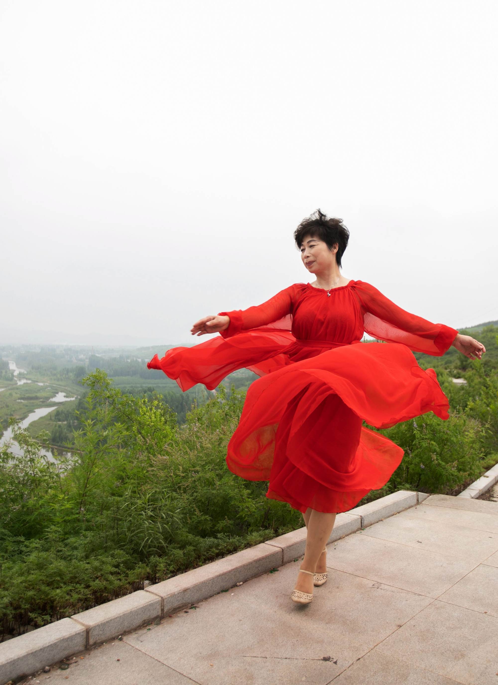 吹美女裙子游戏小视频_吹美女裙子小游戏_吹美女裙子游戏小说