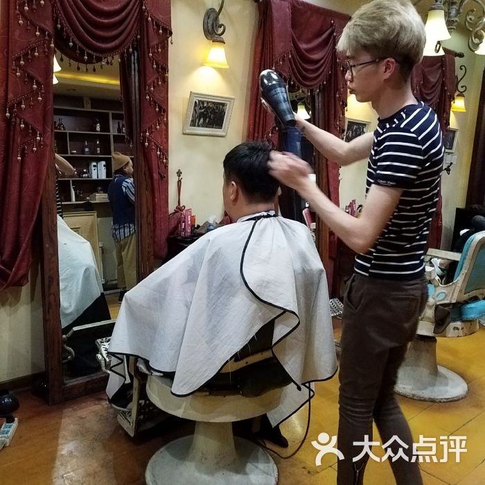 奇妙的美发店_酷发美发美容连锁沙龙_美发店高级感店名