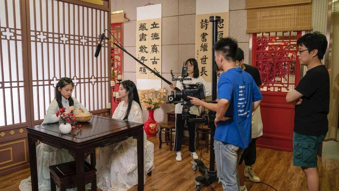 钟离的配音演员_钟离配音演员_原神钟离配音是谁