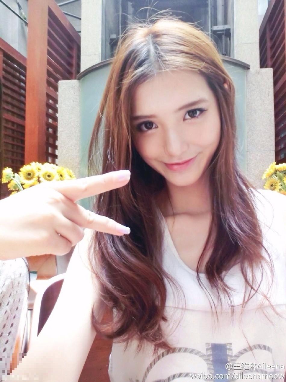 打美女屁屁_打美女_美女打一生肖是什么动物