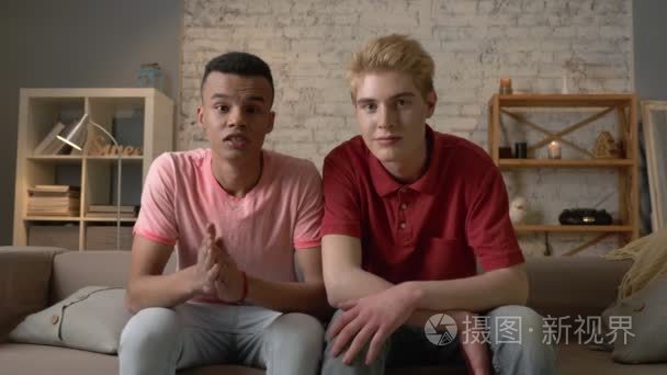 潮男搭配app_二次元网站app下载源码_男同啪啪app网站下载