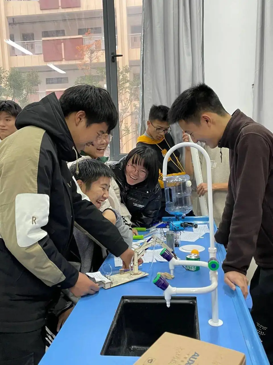 家里没电手机不能玩游戏_没电玩的游戏_没电能玩什么游戏