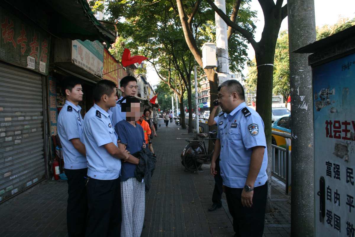 揭秘警视厅：城市的守护者和黑暗势力的克星