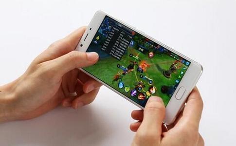 黑鲨4手机游戏震动_黑鲨莫名其妙震动_黑鲨3震动