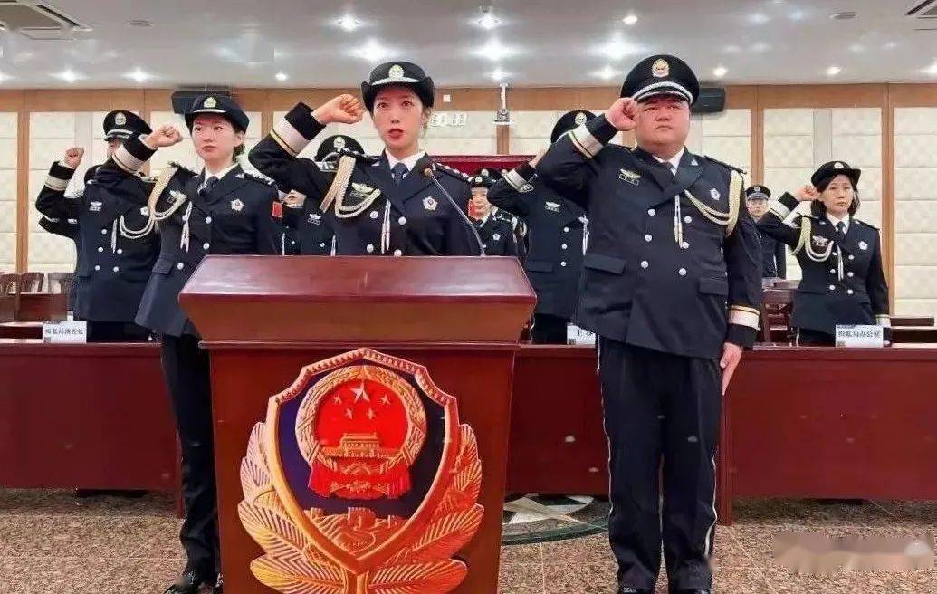 模拟警察04手机游戏下载-成为最强警官！揭秘模拟警察手机游戏